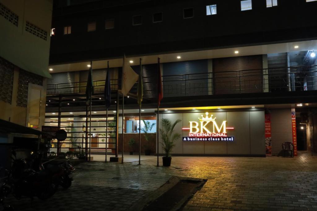 Hotel Bkm International Tellicherry Buitenkant foto